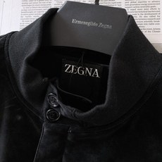 Ermenegildo Zegna 杰尼亚 2026FW早秋新品 仿麂皮棒球夹克🥼甄选高品质仿麂皮面料,自带细腻柔和的 Ermenegildo Zegna 杰尼亚 2026FW早秋新品 仿麂皮棒球夹克🥼甄选高品质仿麂皮面料,自带细腻柔和的
