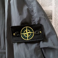 Stone Island 石头岛 2026FW早秋新品 半拉链立领夹克🥼 微皱尼龙机能面料,轻薄防风,自带肌理质感。 Stone Island 石头岛 2026FW早秋新品 半拉链立领夹克🥼 微皱尼龙机能面料,轻薄防风,自带肌理质感。
