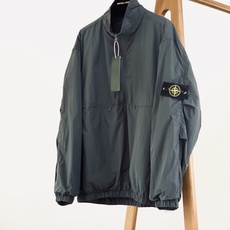 Stone Island 石头岛 2026FW早秋新品 半拉链立领夹克🥼 微皱尼龙机能面料,轻薄防风,自带肌理质感。 Stone Island 石头岛 2026FW早秋新品 半拉链立领夹克🥼 微皱尼龙机能面料,轻薄防风,自带肌理质感。