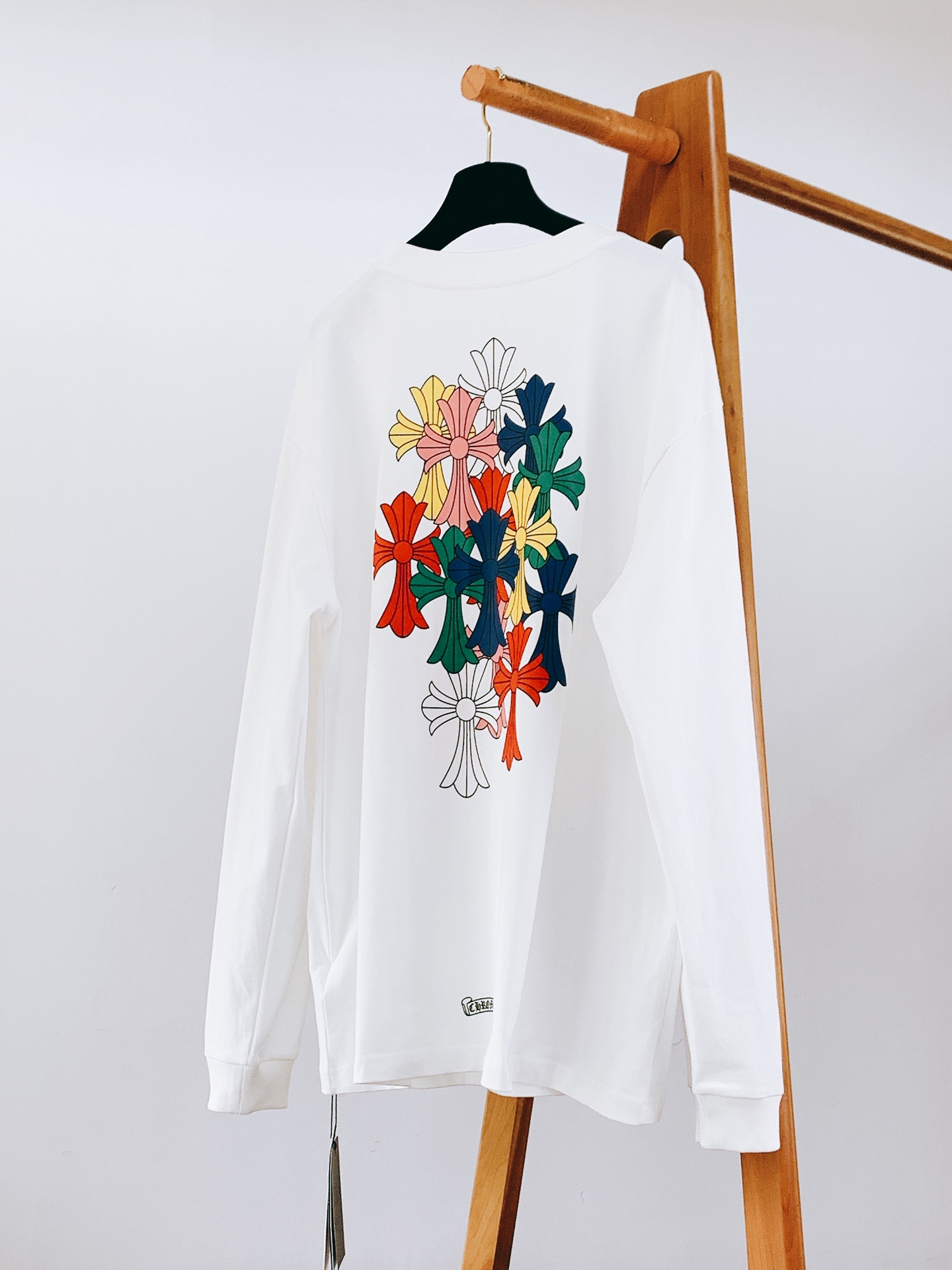 Chrome Hearts克罗心 2026FW早秋新品 彩色堆叠十字架长袖打底衫🥼 重磅精梳棉面料,厚实透气,上身版型松 Chrome Hearts克罗心 2026FW早秋新品 彩色堆叠十字架长袖打底衫🥼 重磅精梳棉面料,厚实透气,上身版型松