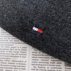 Tommy Hilfiger 汤米.希尔费格 2026FW早秋新品 双面穿立领夹克🥼一件拥有两种穿搭,实用性直接拉满。 Tommy Hilfiger 汤米.希尔费格 2026FW早秋新品 双面穿立领夹克🥼一件拥有两种穿搭,实用性直接拉满。