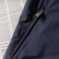Tommy Hilfiger 汤米.希尔费格 2026FW早秋新品 双面穿立领夹克🥼一件拥有两种穿搭,实用性直接拉满。 Tommy Hilfiger 汤米.希尔费格 2026FW早秋新品 双面穿立领夹克🥼一件拥有两种穿搭,实用性直接拉满。