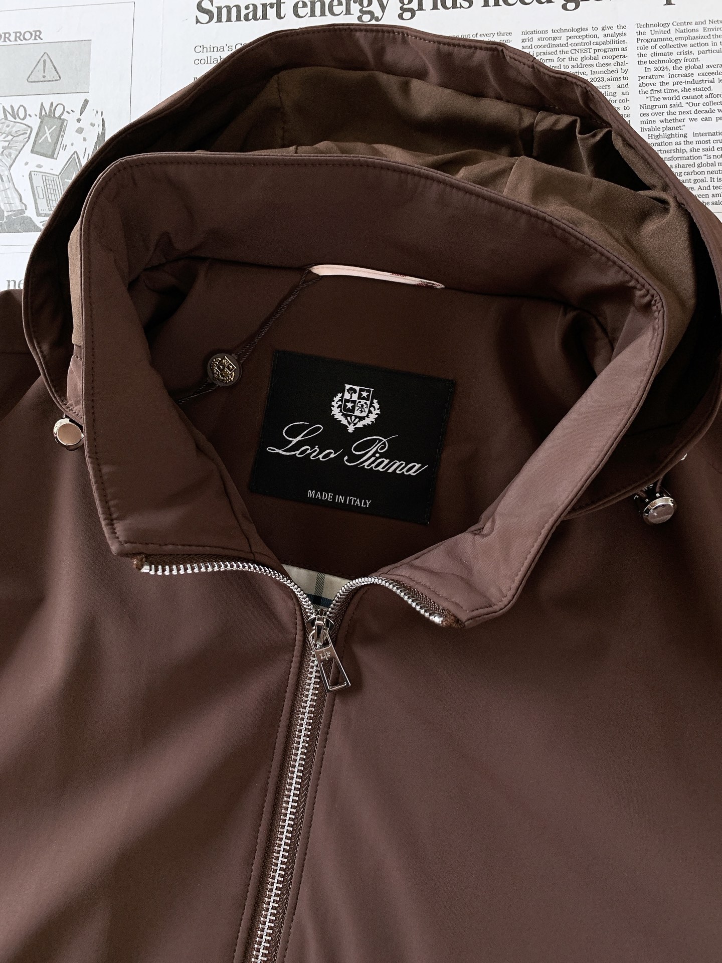 LoroPiana L.P FW早秋新品 Loro Piana可拆卸连帽外套🥼甄选品牌专属高密功能性面料，触感细腻顺滑，