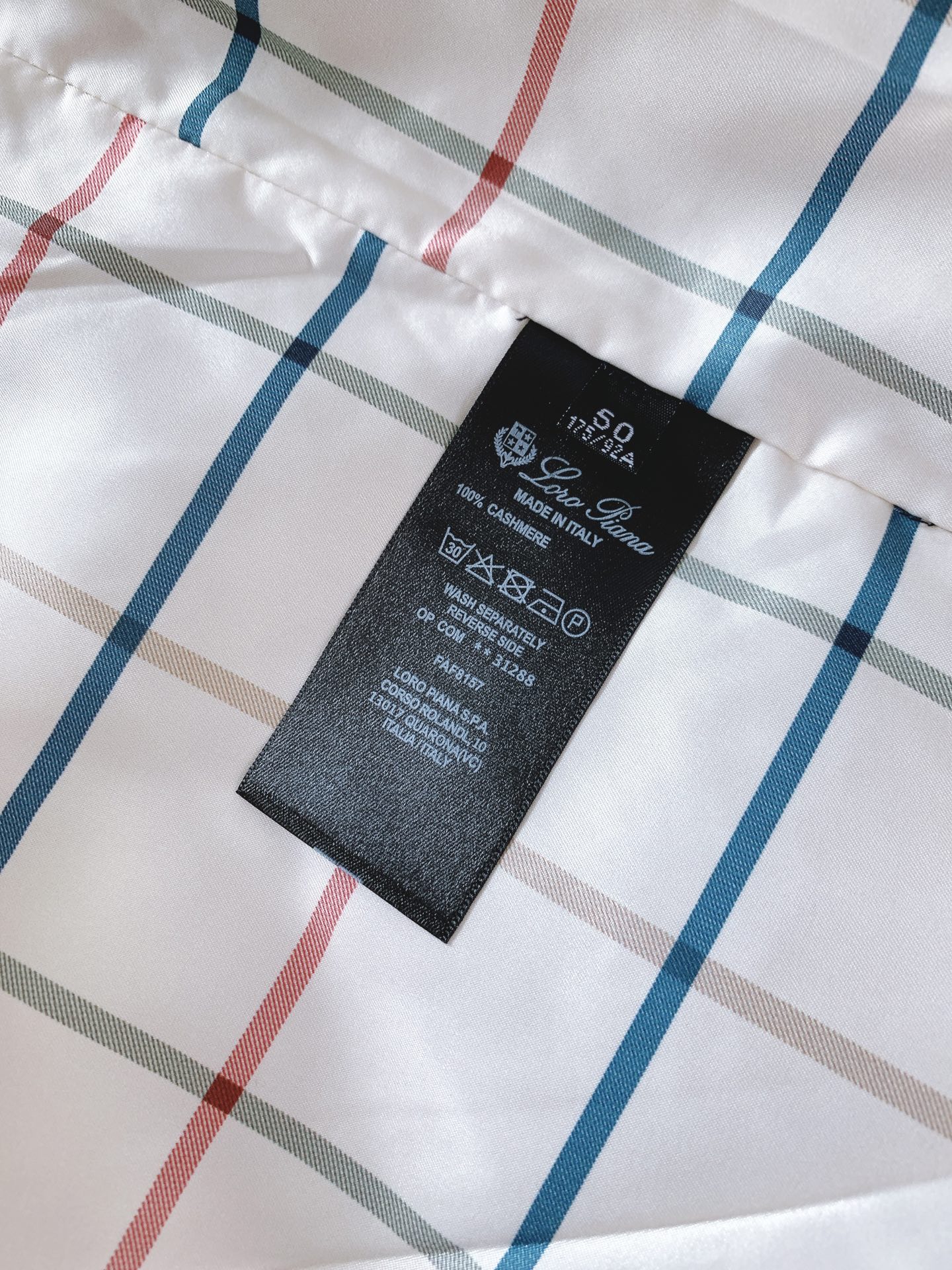 LoroPiana L.P FW早秋新品 Loro Piana可拆卸连帽外套🥼甄选品牌专属高密功能性面料,触感细腻顺滑, LoroPiana L.P FW早秋新品 Loro Piana可拆卸连帽外套🥼甄选品牌专属高密功能性面料,触感细腻顺滑,