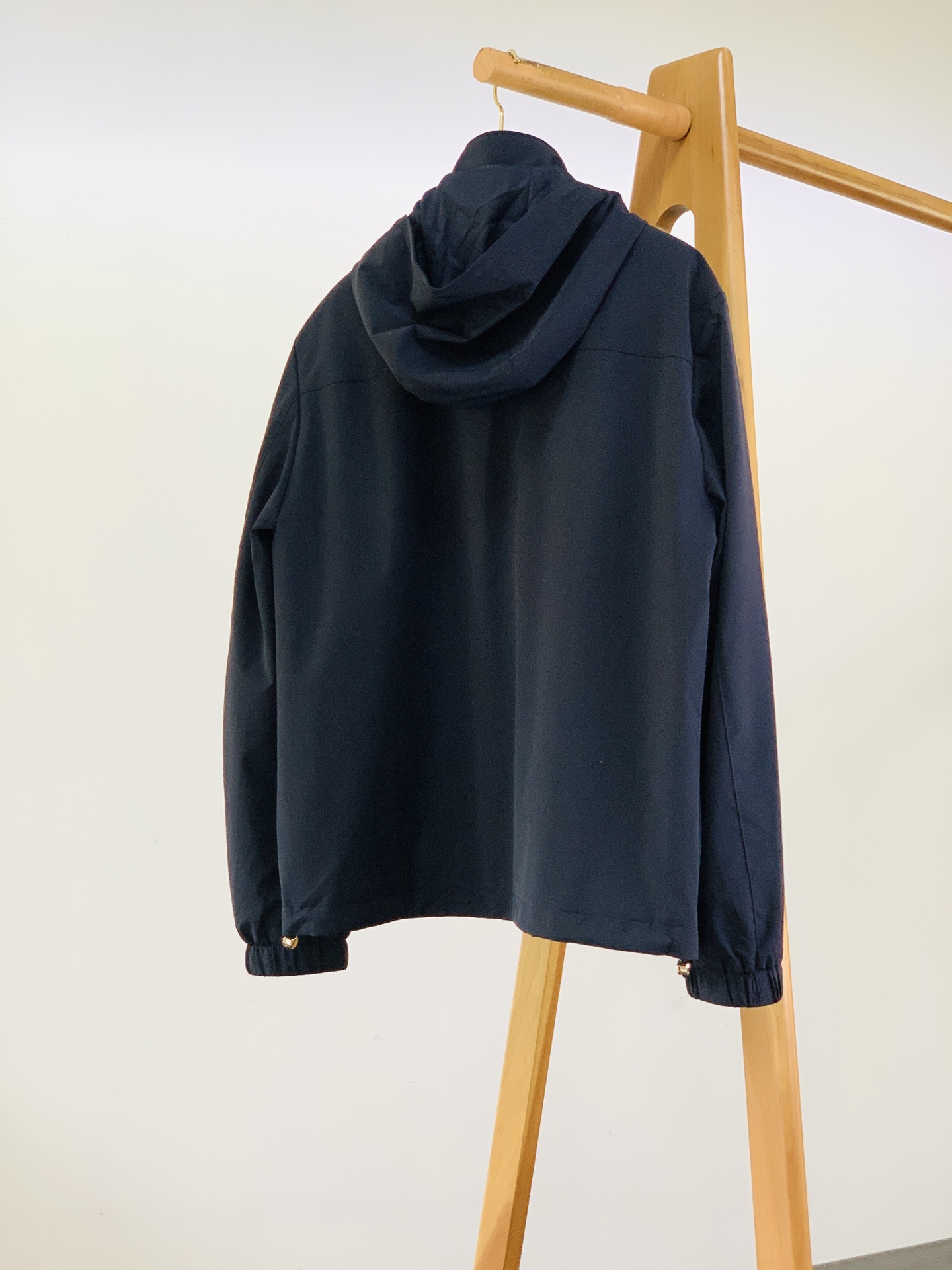 LoroPiana L.P FW早秋新品 Loro Piana可拆卸连帽外套🥼甄选品牌专属高密功能性面料,触感细腻顺滑, LoroPiana L.P FW早秋新品 Loro Piana可拆卸连帽外套🥼甄选品牌专属高密功能性面料,触感细腻顺滑,