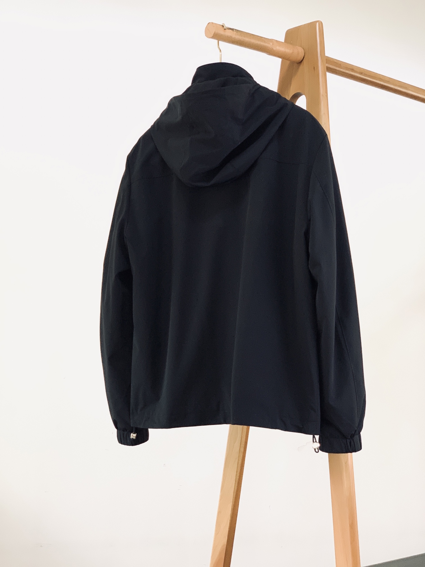 LoroPiana L.P FW早秋新品 Loro Piana可拆卸连帽外套🥼甄选品牌专属高密功能性面料，触感细腻顺滑，