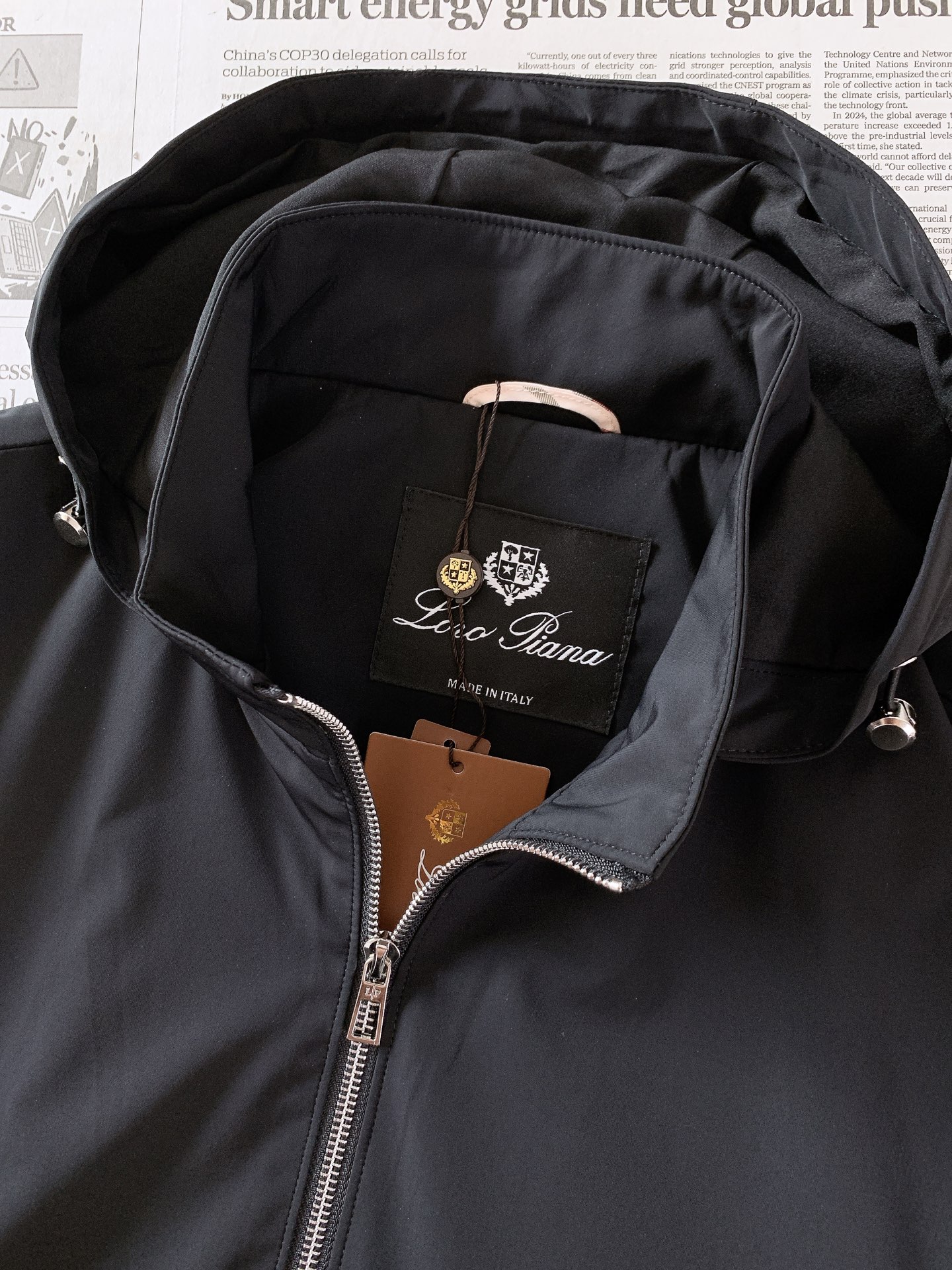LoroPiana L.P FW早秋新品 Loro Piana可拆卸连帽外套🥼甄选品牌专属高密功能性面料，触感细腻顺滑，