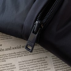 Prada 普拉达 2026FW秋冬新品 可拆卸连帽羽绒服🥼甄选品牌经典再生尼龙面料,面料轻薄紧致,自带防风防泼水属性 Prada 普拉达 2026FW秋冬新品 可拆卸连帽羽绒服🥼甄选品牌经典再生尼龙面料,面料轻薄紧致,自带防风防泼水属性