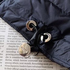 Prada 普拉达 2026FW秋冬新品 可拆卸连帽羽绒服🥼甄选品牌经典再生尼龙面料,面料轻薄紧致,自带防风防泼水属性 Prada 普拉达 2026FW秋冬新品 可拆卸连帽羽绒服🥼甄选品牌经典再生尼龙面料,面料轻薄紧致,自带防风防泼水属性