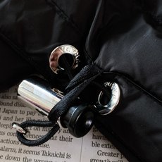 Prada 普拉达 2026FW秋冬新品 可拆卸连帽羽绒服🥼甄选品牌经典再生尼龙面料,面料轻薄紧致,自带防风防泼水属性 Prada 普拉达 2026FW秋冬新品 可拆卸连帽羽绒服🥼甄选品牌经典再生尼龙面料,面料轻薄紧致,自带防风防泼水属性
