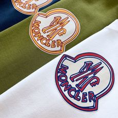 Moncler 蒙口 2026FW早秋新品 印花打底短袖T恤👕重磅高支棉质料子,摸上去软糯厚实,完全不是薄透廉价的面料, Moncler 蒙口 2026FW早秋新品 印花打底短袖T恤👕重磅高支棉质料子,摸上去软糯厚实,完全不是薄透廉价的面料,