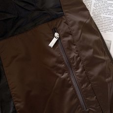 Berluti 伯鲁蒂 2026FW早秋新品 时尚拼接羽绒服🥼衣身主体采用高密防风羽绒面料,菱格锁绒工艺,牢牢锁住羽绒 Berluti 伯鲁蒂 2026FW早秋新品 时尚拼接羽绒服🥼衣身主体采用高密防风羽绒面料,菱格锁绒工艺,牢牢锁住羽绒