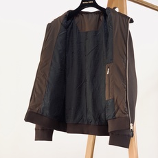 Berluti 伯鲁蒂 2026FW早秋新品 时尚拼接羽绒服🥼衣身主体采用高密防风羽绒面料,菱格锁绒工艺,牢牢锁住羽绒 Berluti 伯鲁蒂 2026FW早秋新品 时尚拼接羽绒服🥼衣身主体采用高密防风羽绒面料,菱格锁绒工艺,牢牢锁住羽绒