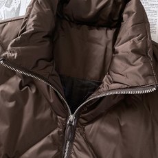 Berluti 伯鲁蒂 2026FW早秋新品 时尚拼接羽绒服🥼衣身主体采用高密防风羽绒面料,菱格锁绒工艺,牢牢锁住羽绒 Berluti 伯鲁蒂 2026FW早秋新品 时尚拼接羽绒服🥼衣身主体采用高密防风羽绒面料,菱格锁绒工艺,牢牢锁住羽绒