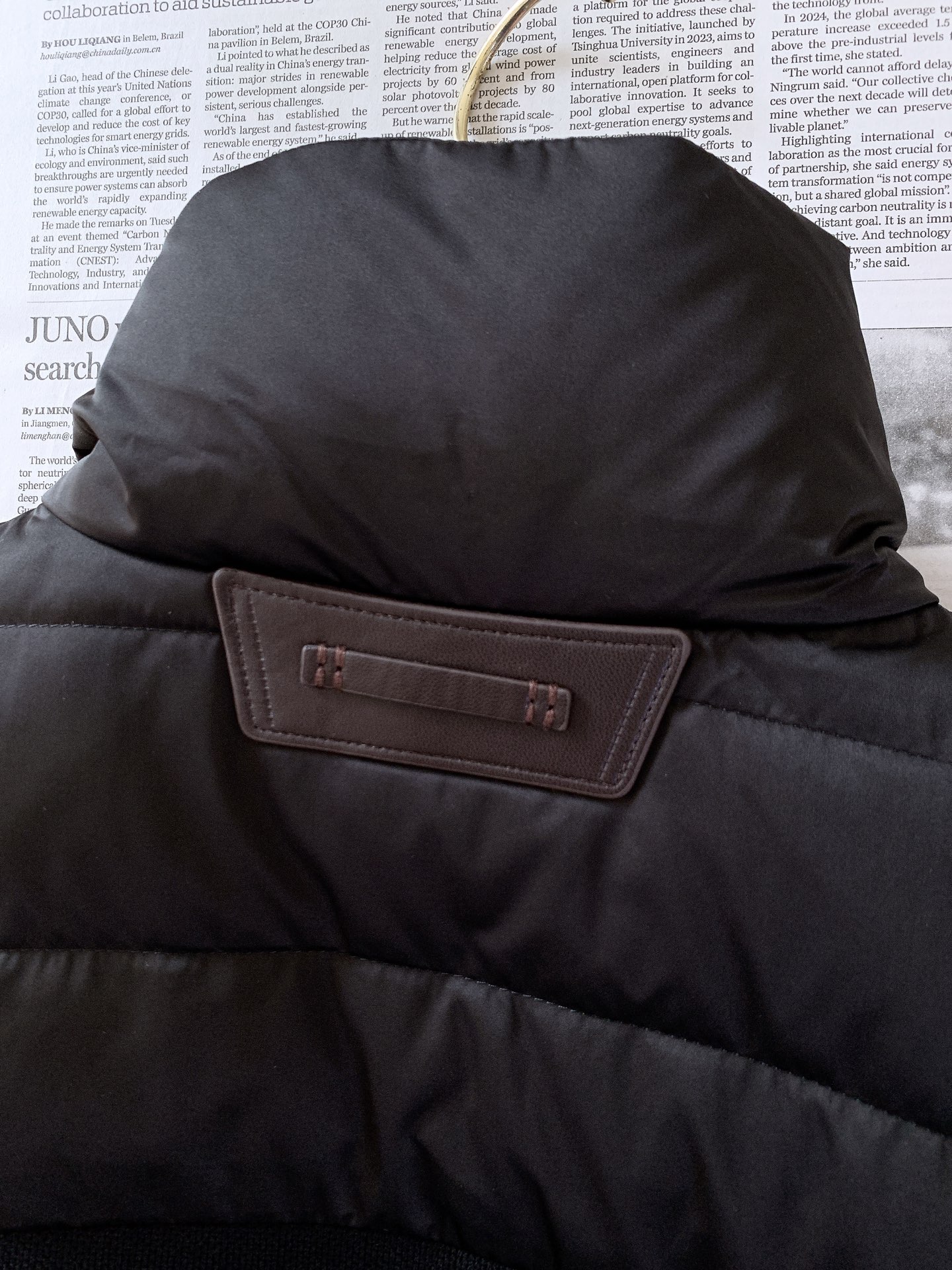 Berluti 伯鲁蒂 2026FW早秋新品  时尚拼接羽绒服🥼衣身主体采用高密防风羽绒面料，菱格锁绒工艺，牢牢锁住羽绒