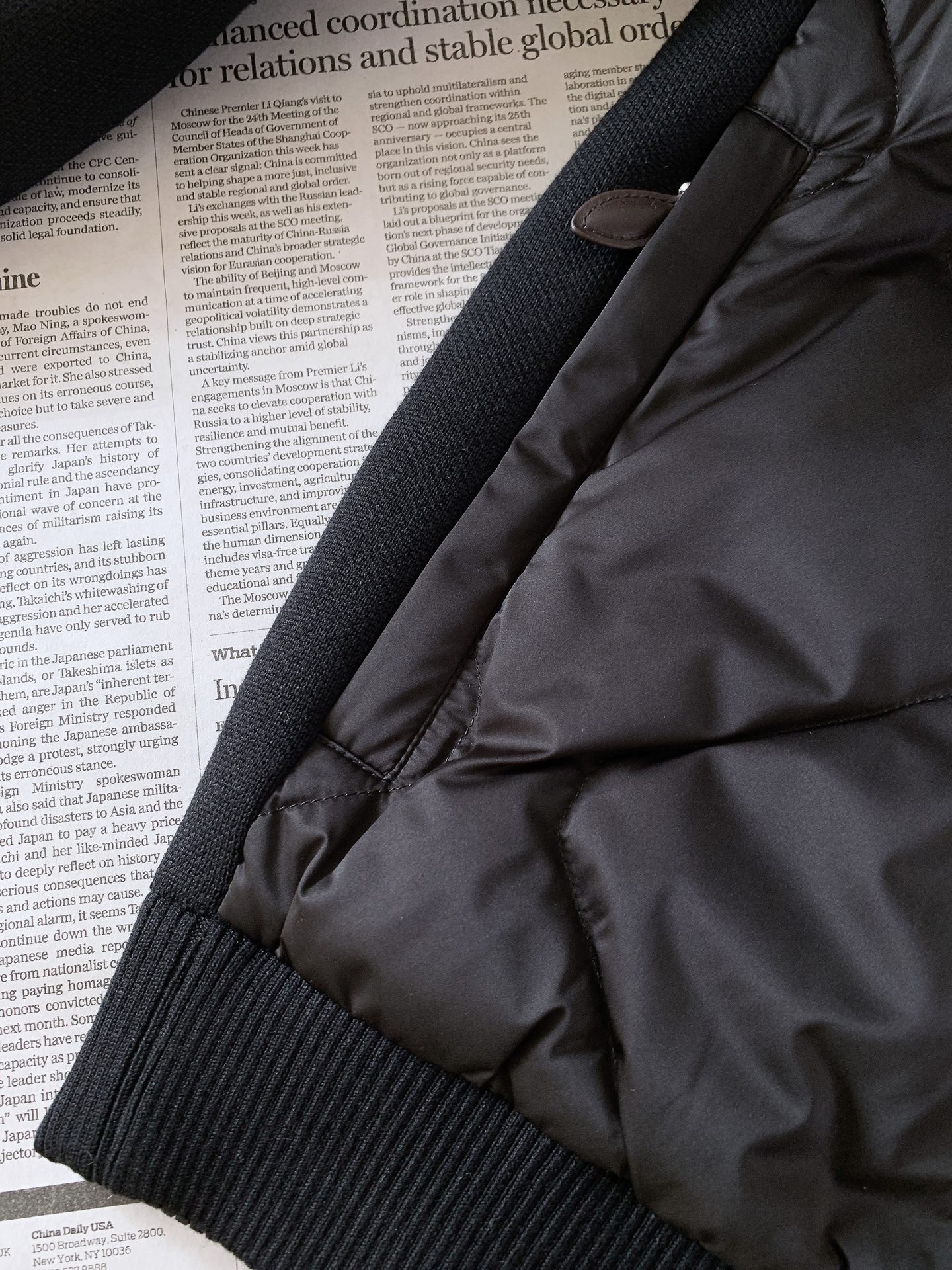 Berluti 伯鲁蒂 2026FW早秋新品  时尚拼接羽绒服🥼衣身主体采用高密防风羽绒面料，菱格锁绒工艺，牢牢锁住羽绒
