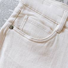 LoroPiana L.P FW早秋新品 米白牛仔裤👖甄选高端斜纹牛仔面料,柔和的米白本白色调,面料厚实却不僵硬,带有细 LoroPiana L.P FW早秋新品 米白牛仔裤👖甄选高端斜纹牛仔面料,柔和的米白本白色调,面料厚实却不僵硬,带有细
