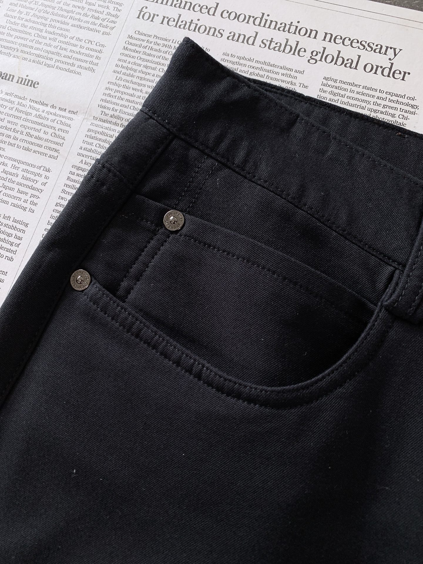 Brunello Cucinelli 布鲁奈罗.库奇内利 2026FW早秋新品 时尚休闲裤👖甄选进口高支斜纹棉料,触感细 Brunello Cucinelli 布鲁奈罗.库奇内利 2026FW早秋新品 时尚休闲裤👖甄选进口高支斜纹棉料,触感细