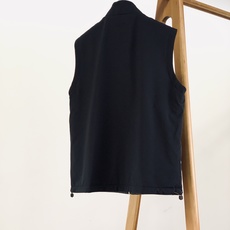 LoroPiana L.P FW早秋新品 双面穿马甲🎽外层选用高密抗皱机能面料,手感细腻顺滑,具备不错的防风抗寒性能,挺 LoroPiana L.P FW早秋新品 双面穿马甲🎽外层选用高密抗皱机能面料,手感细腻顺滑,具备不错的防风抗寒性能,挺