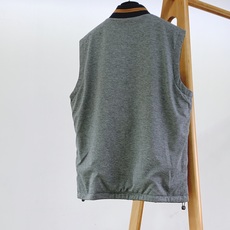 LoroPiana L.P FW早秋新品 双面穿马甲🎽外层选用高密抗皱机能面料,手感细腻顺滑,具备不错的防风抗寒性能,挺 LoroPiana L.P FW早秋新品 双面穿马甲🎽外层选用高密抗皱机能面料,手感细腻顺滑,具备不错的防风抗寒性能,挺