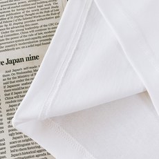 LouisVuitton 路易威登 2026FW早秋新品 后背镂空短袖T恤👕黑白两个经典配色闭眼入。高克重纯棉面料手感非 LouisVuitton 路易威登 2026FW早秋新品 后背镂空短袖T恤👕黑白两个经典配色闭眼入。高克重纯棉面料手感非