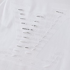 LouisVuitton 路易威登 2026FW早秋新品 后背镂空短袖T恤👕黑白两个经典配色闭眼入。高克重纯棉面料手感非 LouisVuitton 路易威登 2026FW早秋新品 后背镂空短袖T恤👕黑白两个经典配色闭眼入。高克重纯棉面料手感非