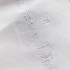 Dior Homme 迪奥·桀傲 2026FW早秋新品 重工刺绣短袖T恤👕低调奢华款,黑白双色可选。精选高支精梳棉,手 Dior Homme 迪奥·桀傲 2026FW早秋新品 重工刺绣短袖T恤👕低调奢华款,黑白双色可选。精选高支精梳棉,手