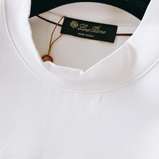 LoroPiana L.P FW早秋新品 Loro Piana半高领短袖T恤👕采用品牌双面微米羊毛混纺面料,上手软糯细腻 LoroPiana L.P FW早秋新品 Loro Piana半高领短袖T恤👕采用品牌双面微米羊毛混纺面料,上手软糯细腻