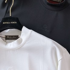 LoroPiana L.P FW早秋新品 Loro Piana半高领短袖T恤👕采用品牌双面微米羊毛混纺面料,上手软糯细腻 LoroPiana L.P FW早秋新品 Loro Piana半高领短袖T恤👕采用品牌双面微米羊毛混纺面料,上手软糯细腻