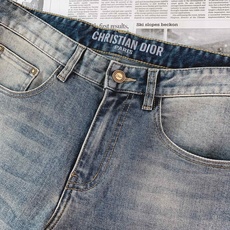 Dior Homme 迪奥·桀傲 2026FW早秋新品 复古水洗修身牛仔裤👖法式轻奢牛仔佳作!重磅弹力牛仔面料,复古怀旧 Dior Homme 迪奥·桀傲 2026FW早秋新品 复古水洗修身牛仔裤👖法式轻奢牛仔佳作!重磅弹力牛仔面料,复古怀旧