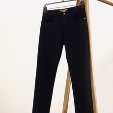 Fendi 芬迪 2026FW早秋新品 小恶魔黑色牛仔裤👖低调外表下藏着满满的品牌巧思!重磅高弹黑牛仔,固色水洗工艺,上 Fendi 芬迪 2026FW早秋新品 小恶魔黑色牛仔裤👖低调外表下藏着满满的品牌巧思!重磅高弹黑牛仔,固色水洗工艺,上