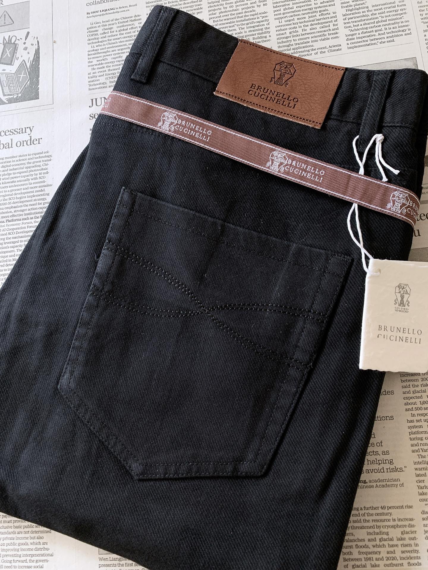 Brunello Cucinelli 布鲁奈罗.库奇内利 2026FW早秋新品 (BC)黑色牛仔裤👖 意大利进口高密斜纹 Brunello Cucinelli 布鲁奈罗.库奇内利 2026FW早秋新品 (BC)黑色牛仔裤👖 意大利进口高密斜纹