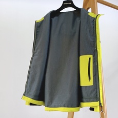 Stone Island 石头岛 2026FW早秋新品 机能连帽冲锋外套🧥妥妥的街头工装硬通货!方格防泼水面料质感出众 Stone Island 石头岛 2026FW早秋新品 机能连帽冲锋外套🧥妥妥的街头工装硬通货!方格防泼水面料质感出众