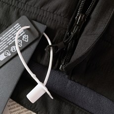 Stone Island 石头岛 2026FW早秋新品 机能连帽冲锋外套🧥妥妥的街头工装硬通货!方格防泼水面料质感出众 Stone Island 石头岛 2026FW早秋新品 机能连帽冲锋外套🧥妥妥的街头工装硬通货!方格防泼水面料质感出众