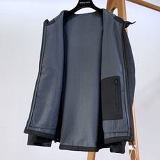Stone Island 石头岛 2026FW早秋新品 机能连帽冲锋外套🧥妥妥的街头工装硬通货!方格防泼水面料质感出众 Stone Island 石头岛 2026FW早秋新品 机能连帽冲锋外套🧥妥妥的街头工装硬通货!方格防泼水面料质感出众