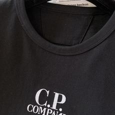 C.P.ComPany 秋冬重磅打底T恤👕 意式工装复古天花板 经典工人人像刺绣标识,黑色亮色刺绣高调吸睛,米白同色系暗 C.P.ComPany 秋冬重磅打底T恤👕 意式工装复古天花板 经典工人人像刺绣标识,黑色亮色刺绣高调吸睛,米白同色系暗