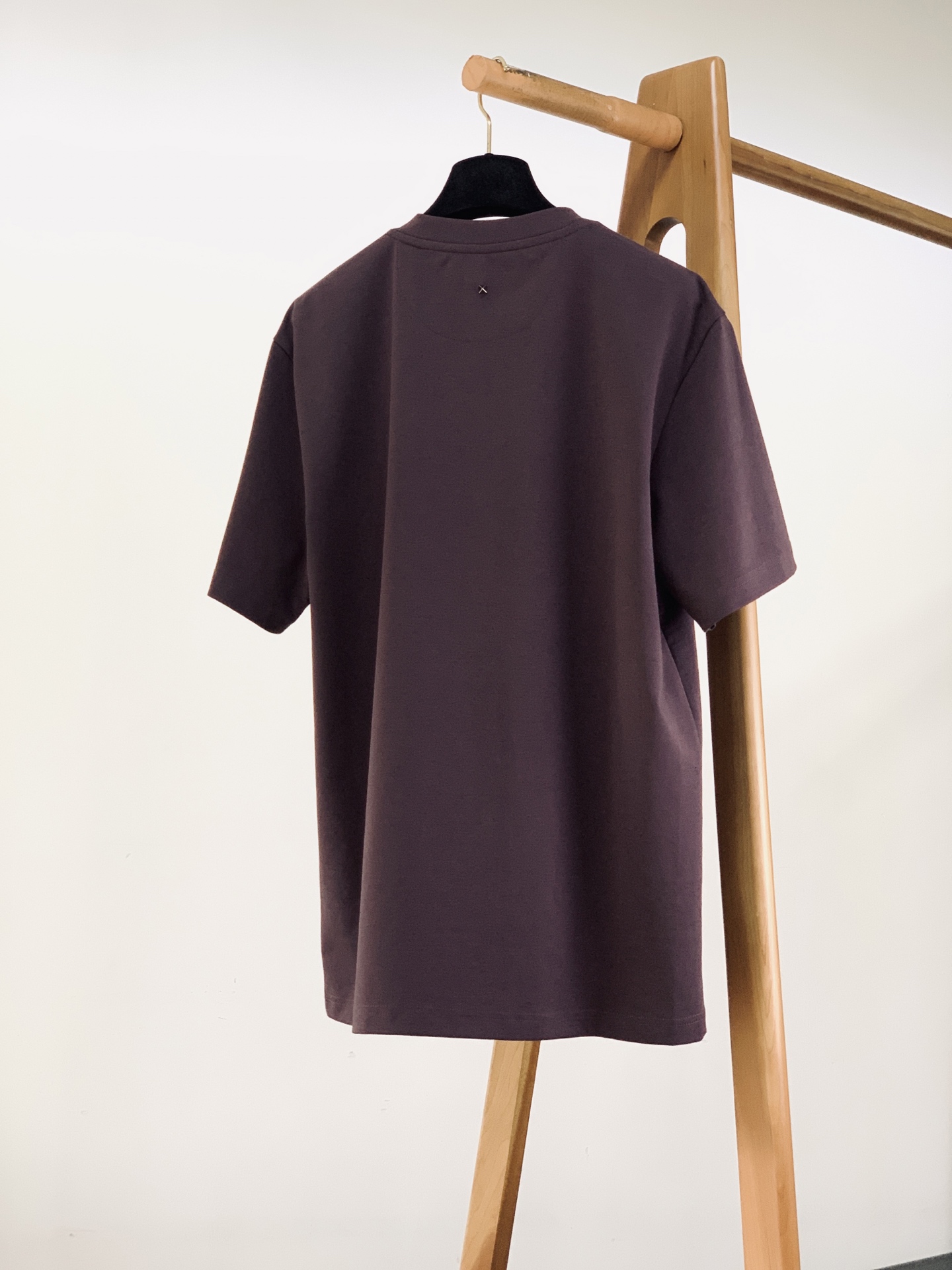 Valentino 华伦天奴 2026FW早秋新品 经典VLogo刺绣短袖打底T恤👕重磅高支纯棉料子,上手就能感受到满满 Valentino 华伦天奴 2026FW早秋新品 经典VLogo刺绣短袖打底T恤👕重磅高支纯棉料子,上手就能感受到满满