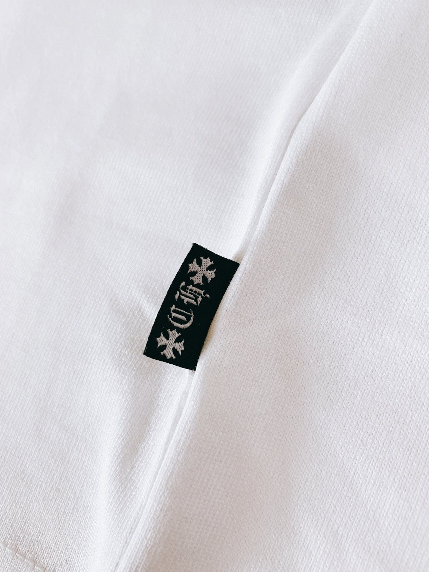 Chrome Hearts 克罗心 2026FW早秋新品 长袖印花打底T恤🥼高克重重磅纯棉料子,手感厚实细腻,上身很有 Chrome Hearts 克罗心 2026FW早秋新品 长袖印花打底T恤🥼高克重重磅纯棉料子,手感厚实细腻,上身很有