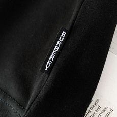 Burberry 巴宝莉 2026FW早秋新品 双面骑士迷宫印花短袖👕本年度很有艺术感的一款T!高克重重磅纯棉,拿到手就 Burberry 巴宝莉 2026FW早秋新品 双面骑士迷宫印花短袖👕本年度很有艺术感的一款T!高克重重磅纯棉,拿到手就