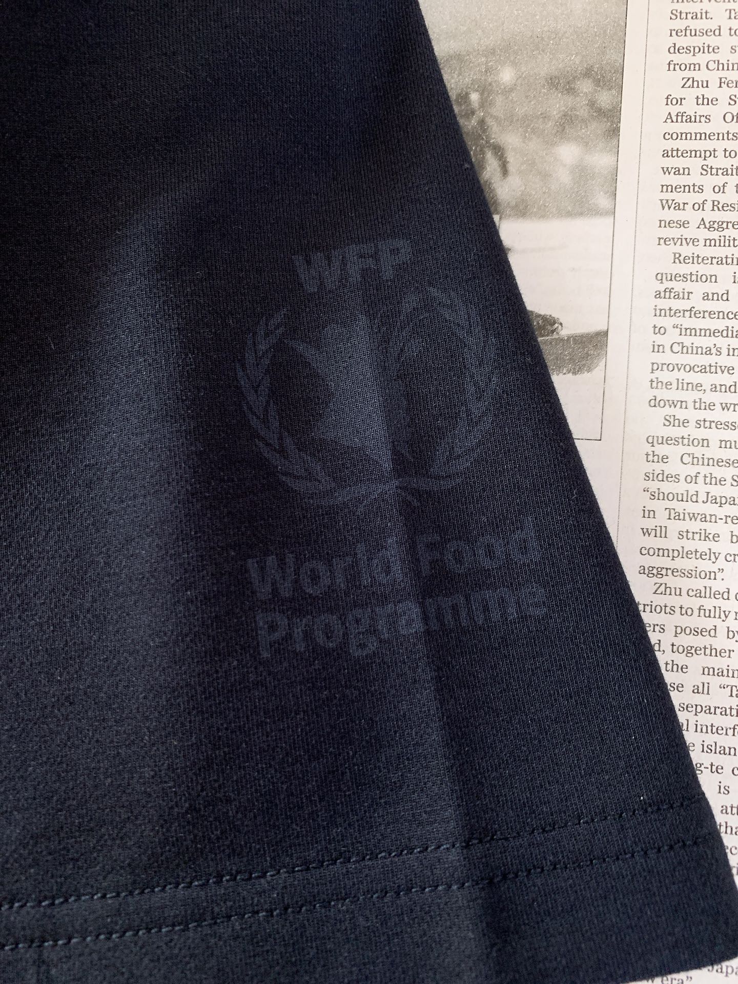 𝐁𝐚𝐥𝐞𝐧𝐜𝐢𝐚𝐠𝐚 巴黎世家 WFP联名暗纹短袖T恤👕 重磅水洗纯棉面料,拿到手就能感受到面料扎实厚重,软糯垂顺,上身 𝐁𝐚𝐥𝐞𝐧𝐜𝐢𝐚𝐠𝐚 巴黎世家 WFP联名暗纹短袖T恤👕 重磅水洗纯棉面料,拿到手就能感受到面料扎实厚重,软糯垂顺,上身