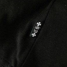 Chrome Hearts 克罗心 2026FW早秋新品 新款牛仔贴布短袖T恤👕 高克重精梳棉料子拿到手就能感受到质感 Chrome Hearts 克罗心 2026FW早秋新品 新款牛仔贴布短袖T恤👕 高克重精梳棉料子拿到手就能感受到质感