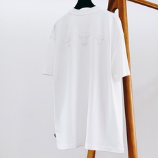 Chrome Hearts 克罗心 2026FW早秋新品 十字架皮标短袖T恤👕 重磅高克重纯棉料子,上手就能感受到厚实 Chrome Hearts 克罗心 2026FW早秋新品 十字架皮标短袖T恤👕 重磅高克重纯棉料子,上手就能感受到厚实