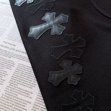 Chrome Hearts 克罗心 2026FW早秋新品 十字架皮标短袖T恤👕 重磅高克重纯棉料子,上手就能感受到厚实 Chrome Hearts 克罗心 2026FW早秋新品 十字架皮标短袖T恤👕 重磅高克重纯棉料子,上手就能感受到厚实