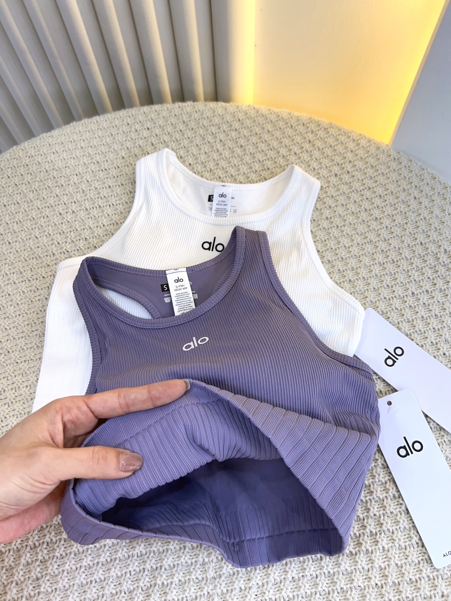 Alo tank studio purple yoga