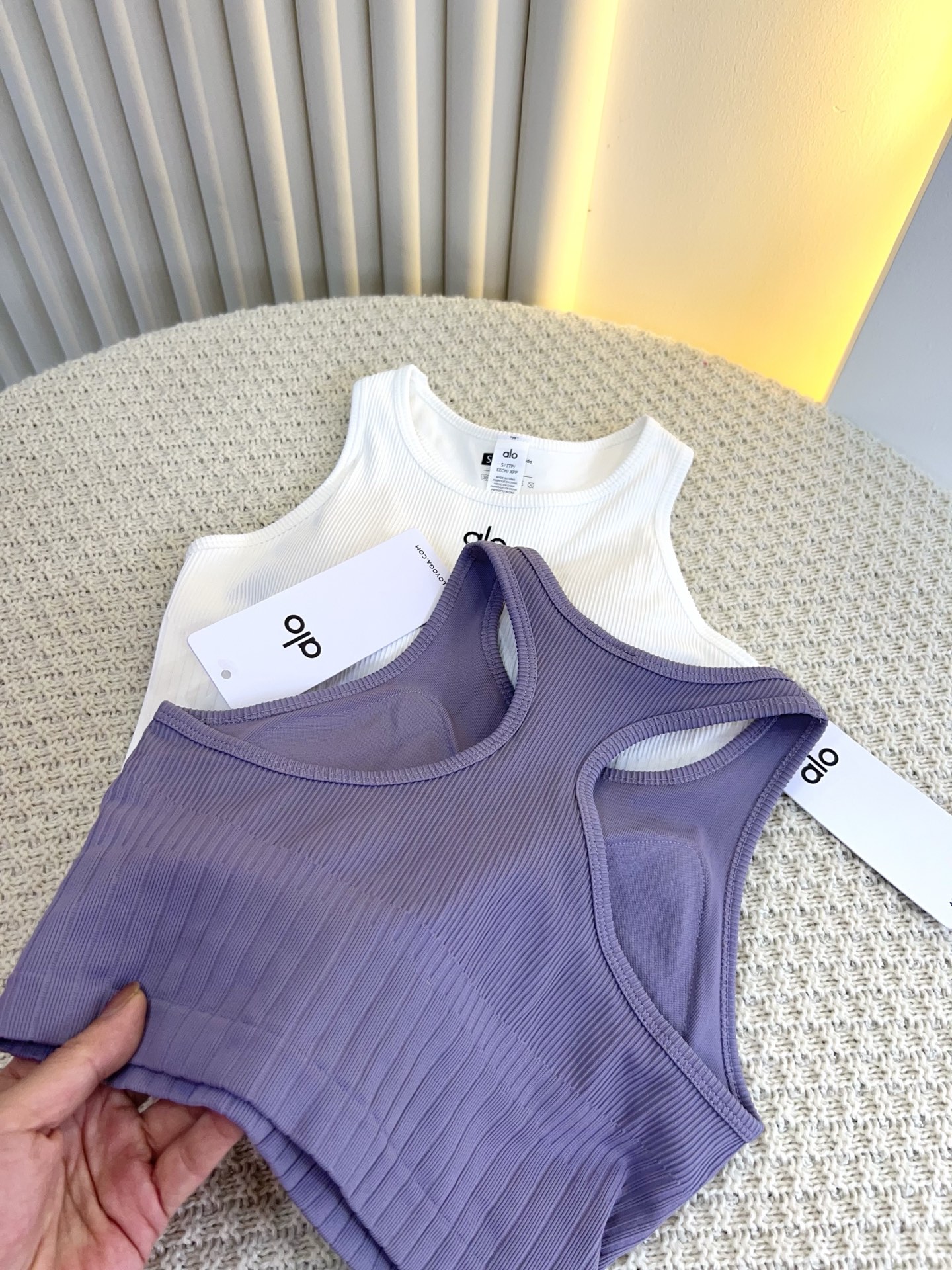 Alo tank studio purple yoga