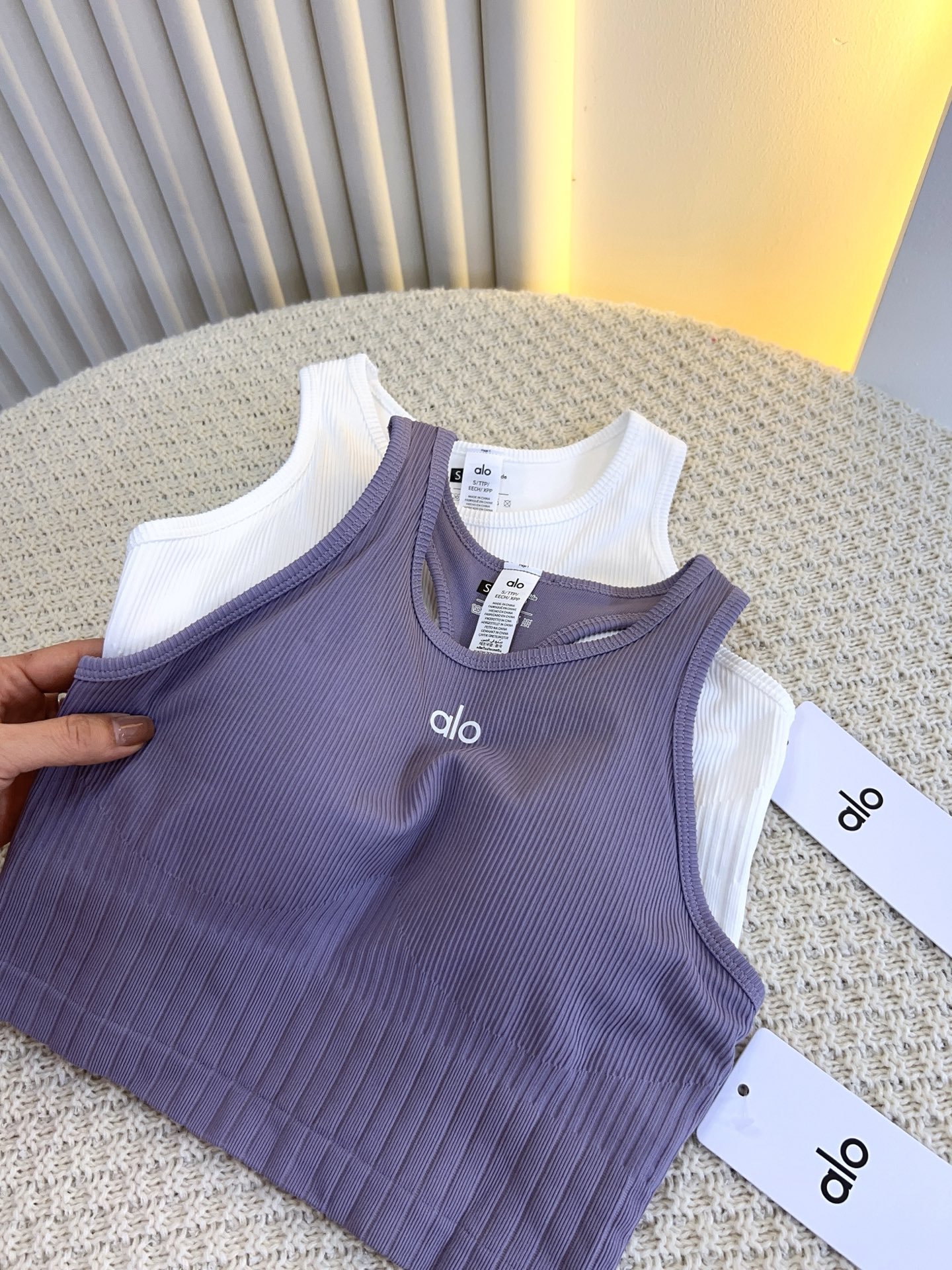 Alo tank studio purple yoga