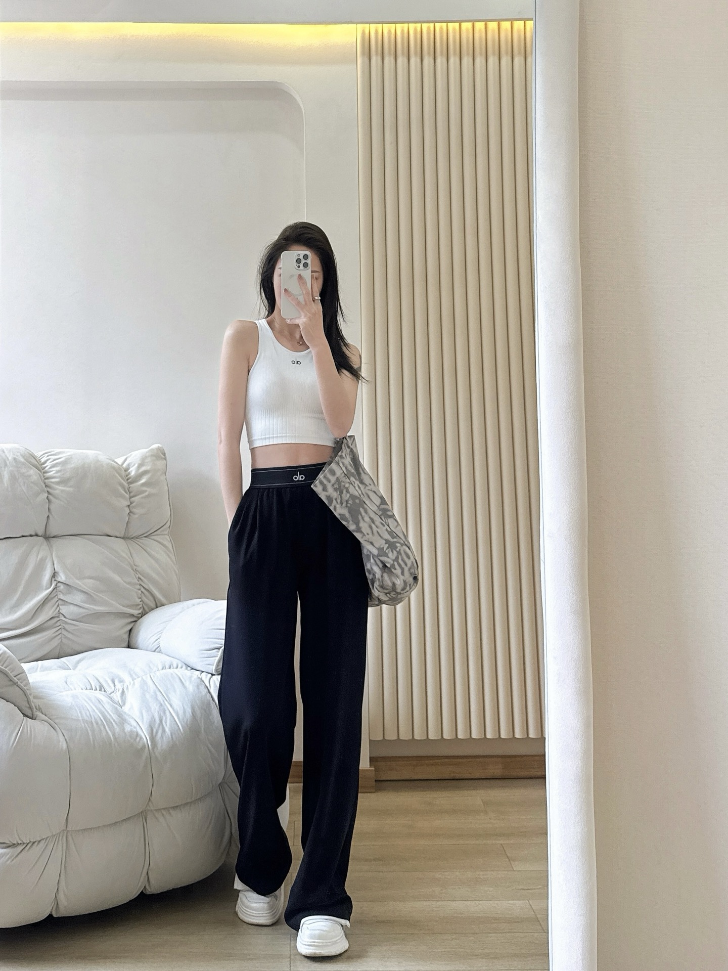 Alo tank everyday white yoga