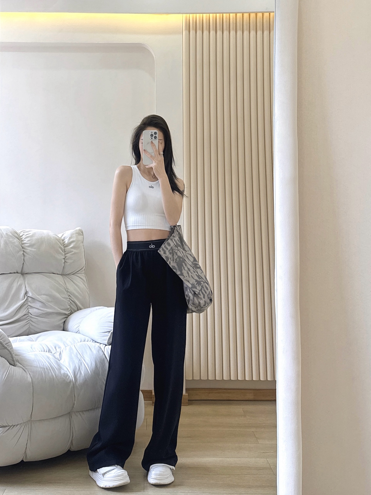 Alo tank everyday white yoga