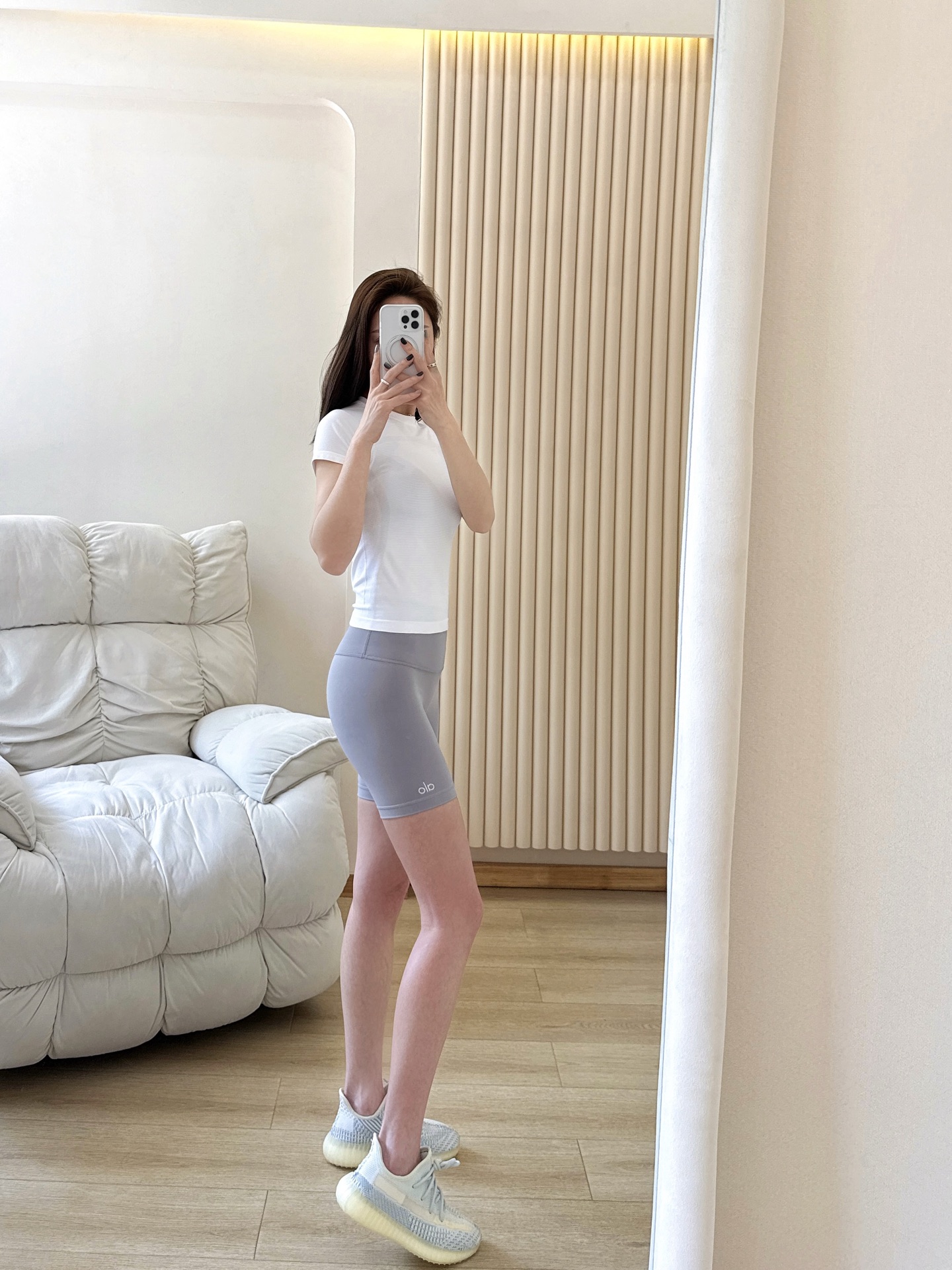 Alo Shorts Aloyoga Women s Quarter Cycling Pants Skin-Friendly and Nude Comfortable Casual Sports Fitness Yoga