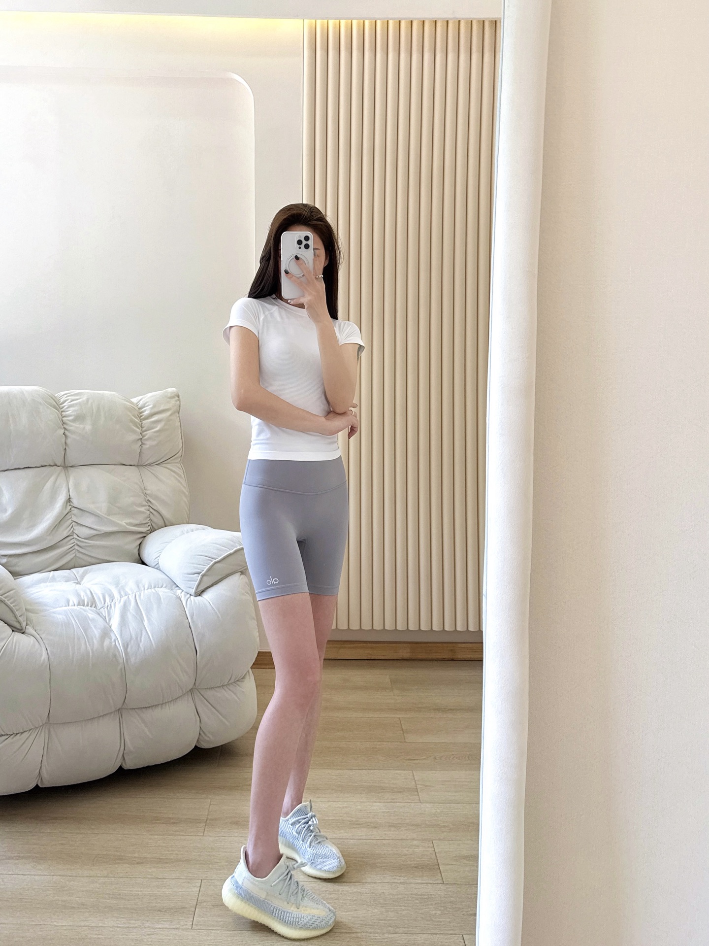 Alo Shorts Aloyoga Women s Quarter Cycling Pants Skin-Friendly and Nude Comfortable Casual Sports Fitness Yoga